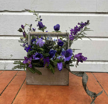 Load image into Gallery viewer, Flowers in a Box
